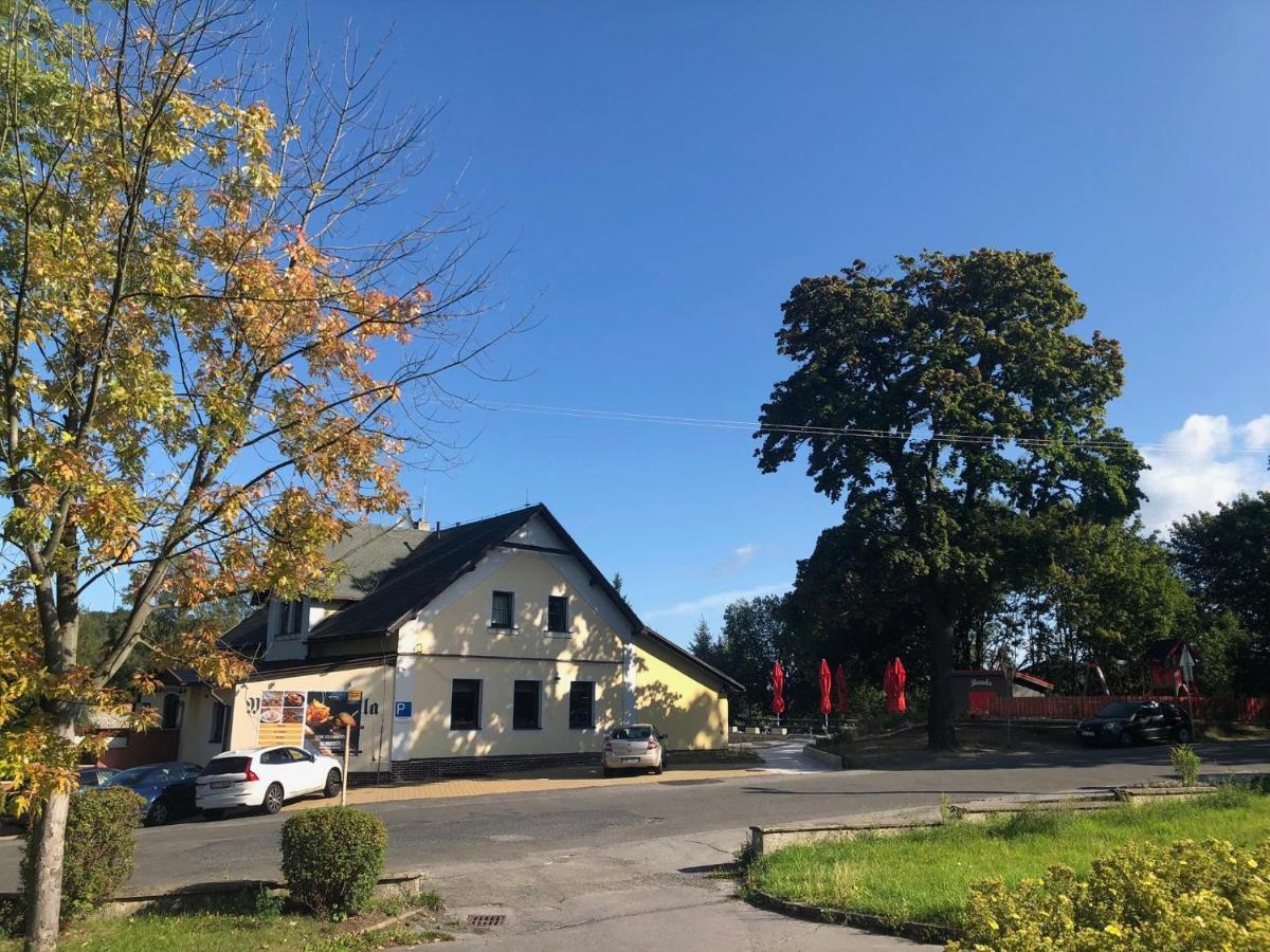 Na Rozcesti Frydlant酒店 外观 照片